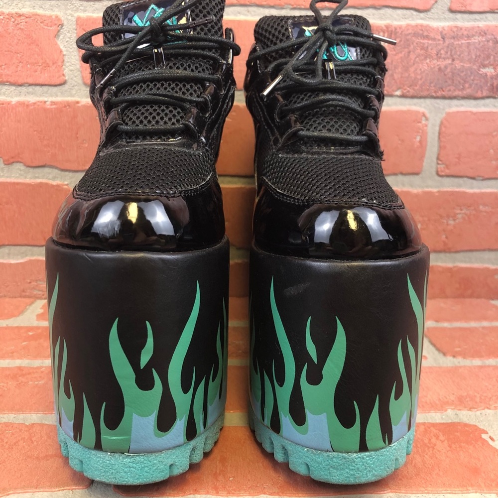 QOSMO Lo Black Heat - Mesh Black w Blue Flame - Picture 3 of 12